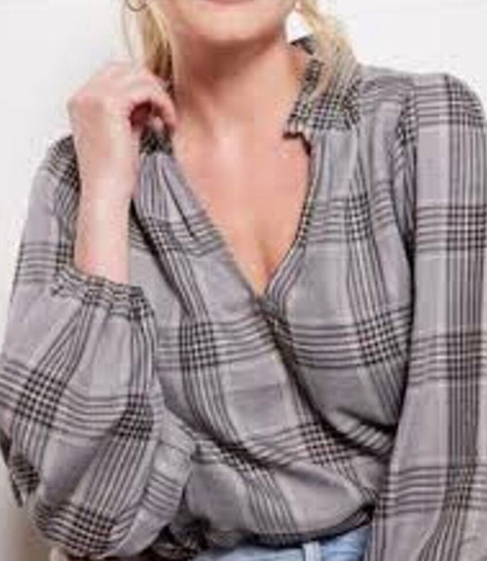 Evereve Dana Ruffled Frill Gray Black Balloon Sleeve Plaid Blouse-Size S